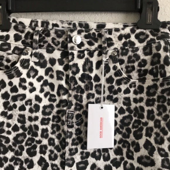Good American- mini leopard denim skirt - Picture 2 of 7